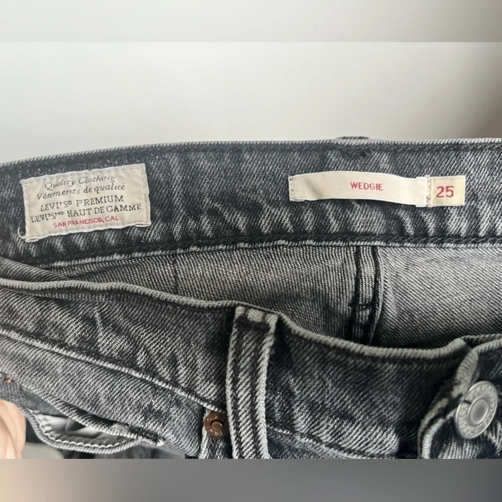 Levi’s Premium Denim Wedgie Fit High Rise Straight Jeans - Gray - US 25 - Picture 7 of 8